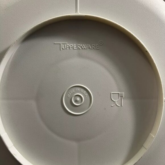 Vintage Tupperware Vegetable Veggie Tray Container White 1708-6 w/Lid - Picture 2 of 8